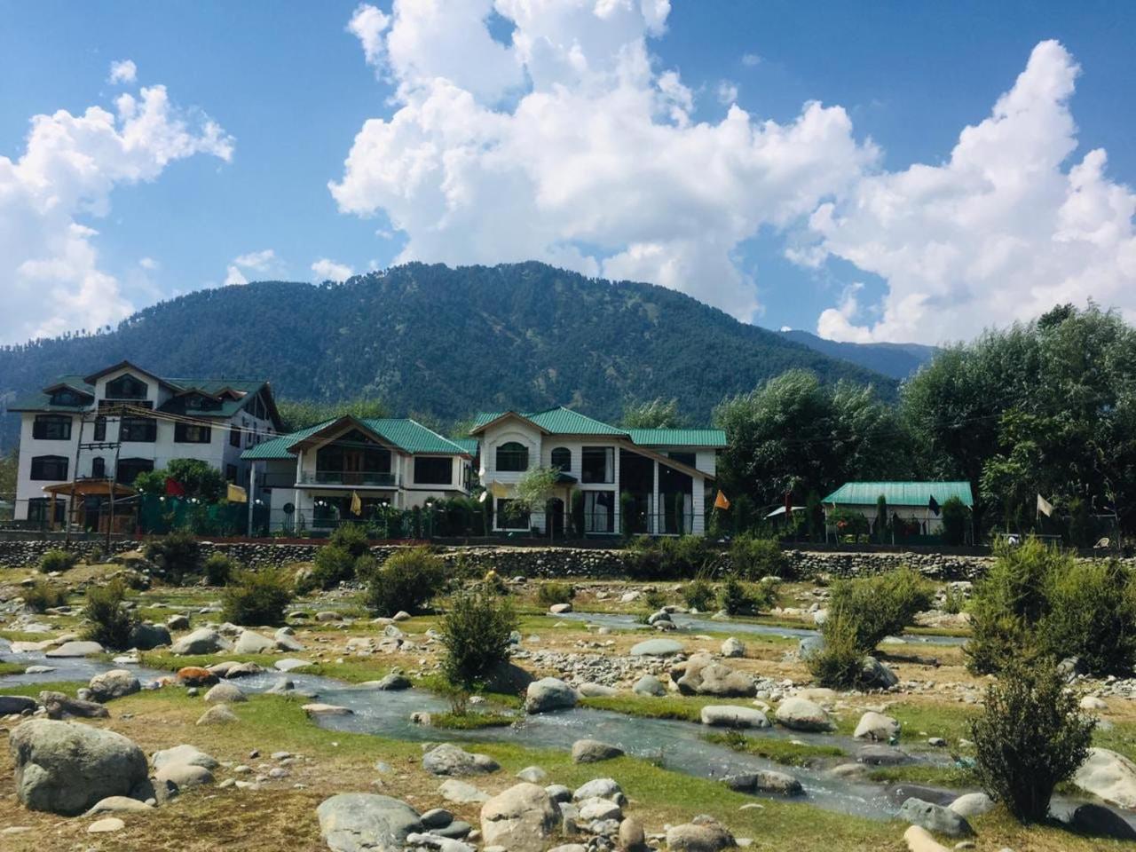 Sojourn Cottages Pahalgam Bagian luar foto