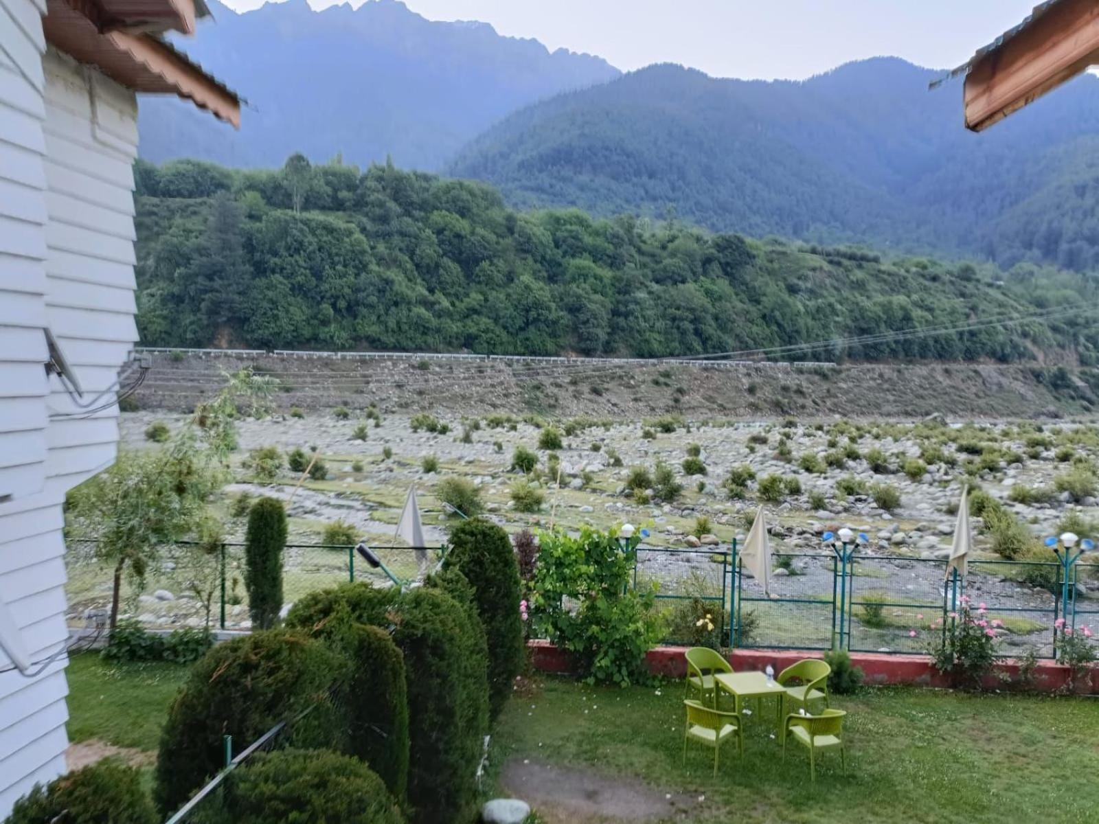 Sojourn Cottages Pahalgam Bagian luar foto