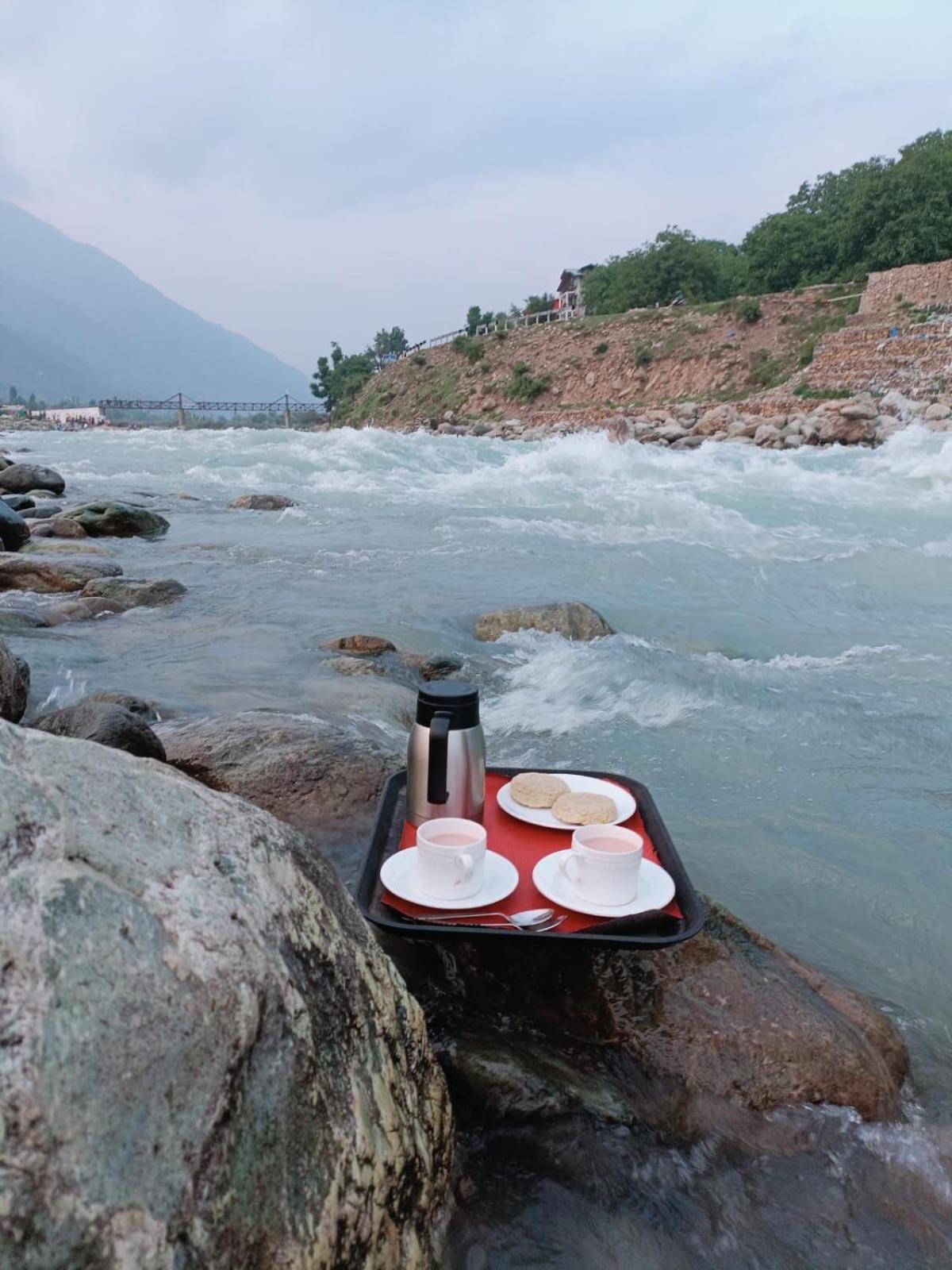 Sojourn Cottages Pahalgam Bagian luar foto
